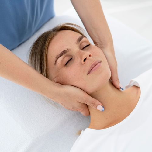 Массаж шейно-воротниковой зоны