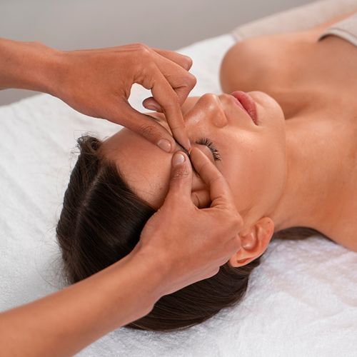 Пластический массаж лица